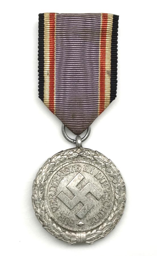 Medal отзывы. Медаль Люфтшутц. Медали вермахта. Редкие немецкие награды второй мировой. Немецкие медали современные.